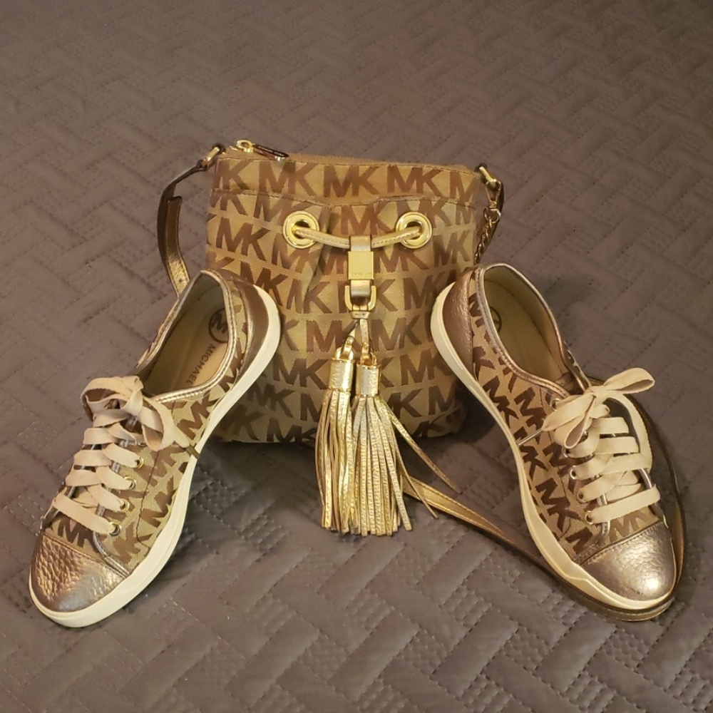 Michael Kors crossbody purse and shoes set!